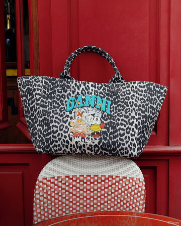 GANNI x Disney XXL tote bag on chair