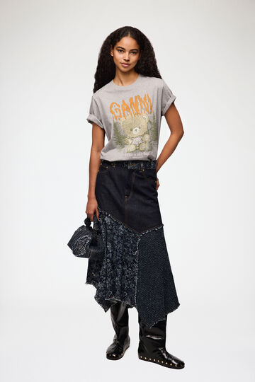 Model wearing grey t-shirt with teddy