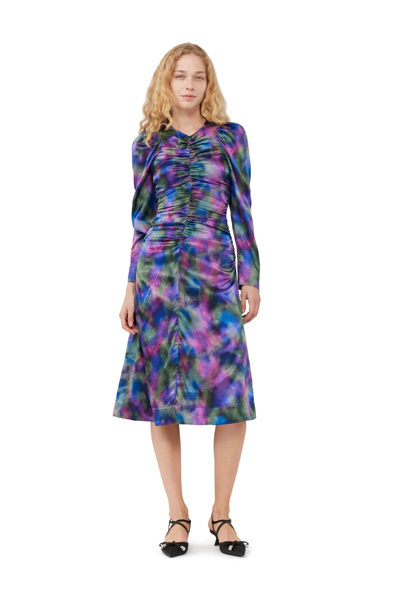 Lila Seidensatin-Midikleid mit O-Ausschnitt, Elastane, in colour Simply Purple - 1 - GANNI