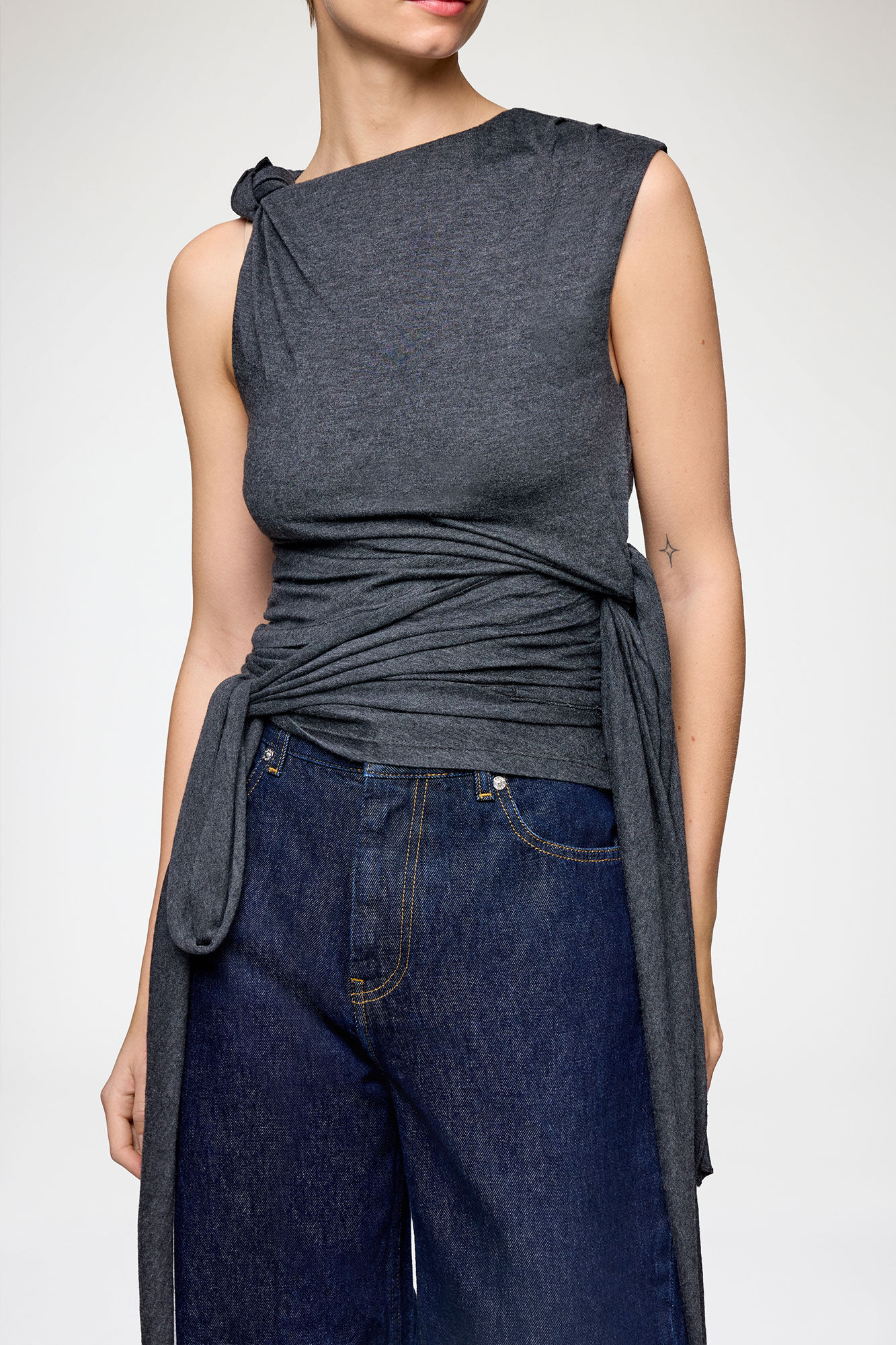 Haut en jersey gris, Modal, in colour Phantom - 4 - GANNI