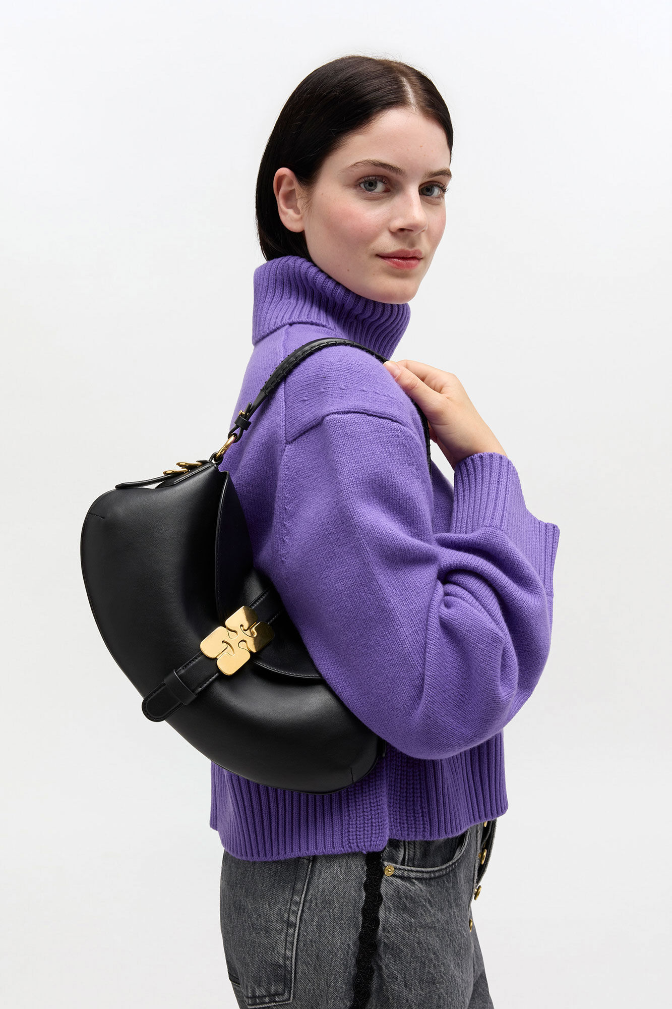 Sort B-Kat taske, Recycled Leather, in colour Black - 1 - GANNI