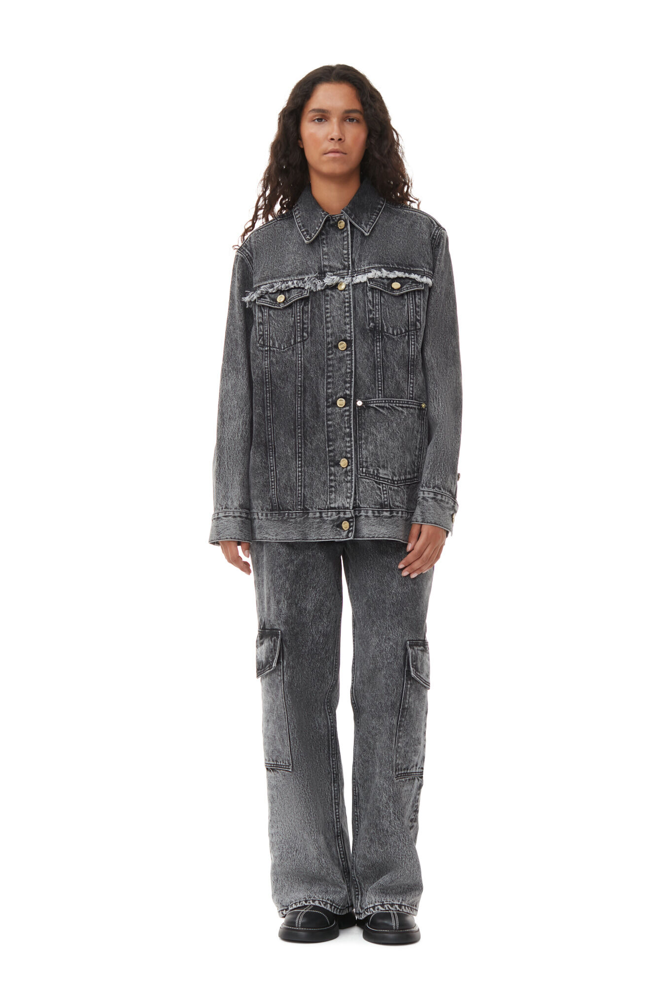 Snow Washed Oversized Denim Jakke, Cotton, in colour Black Washed - 2 - GANNI