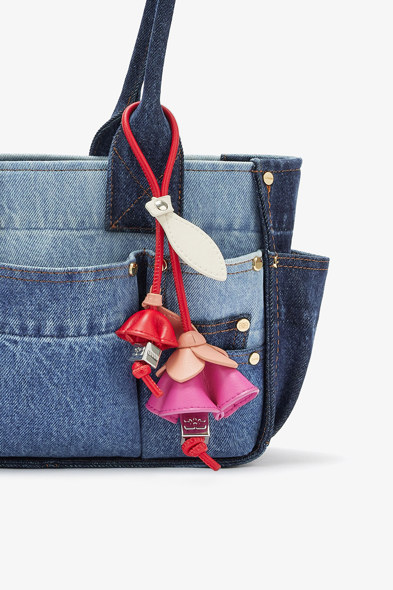 Flower Charm, Recycled Leather, in colour Shrimp - 2 - GANNI