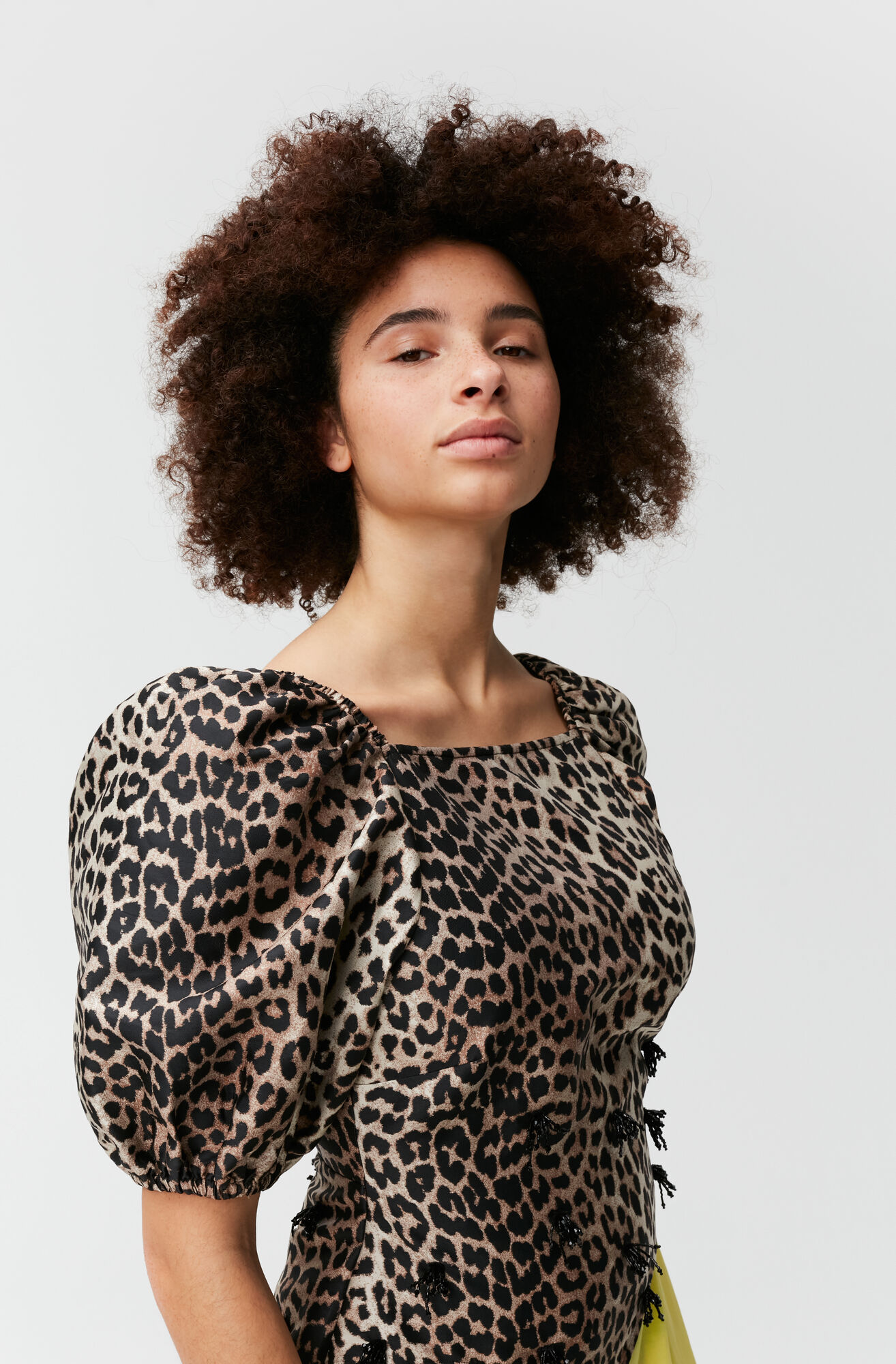 Utsmykket bluse med åpen rygg, Polyamide, in colour Leopard - 1 - GANNI