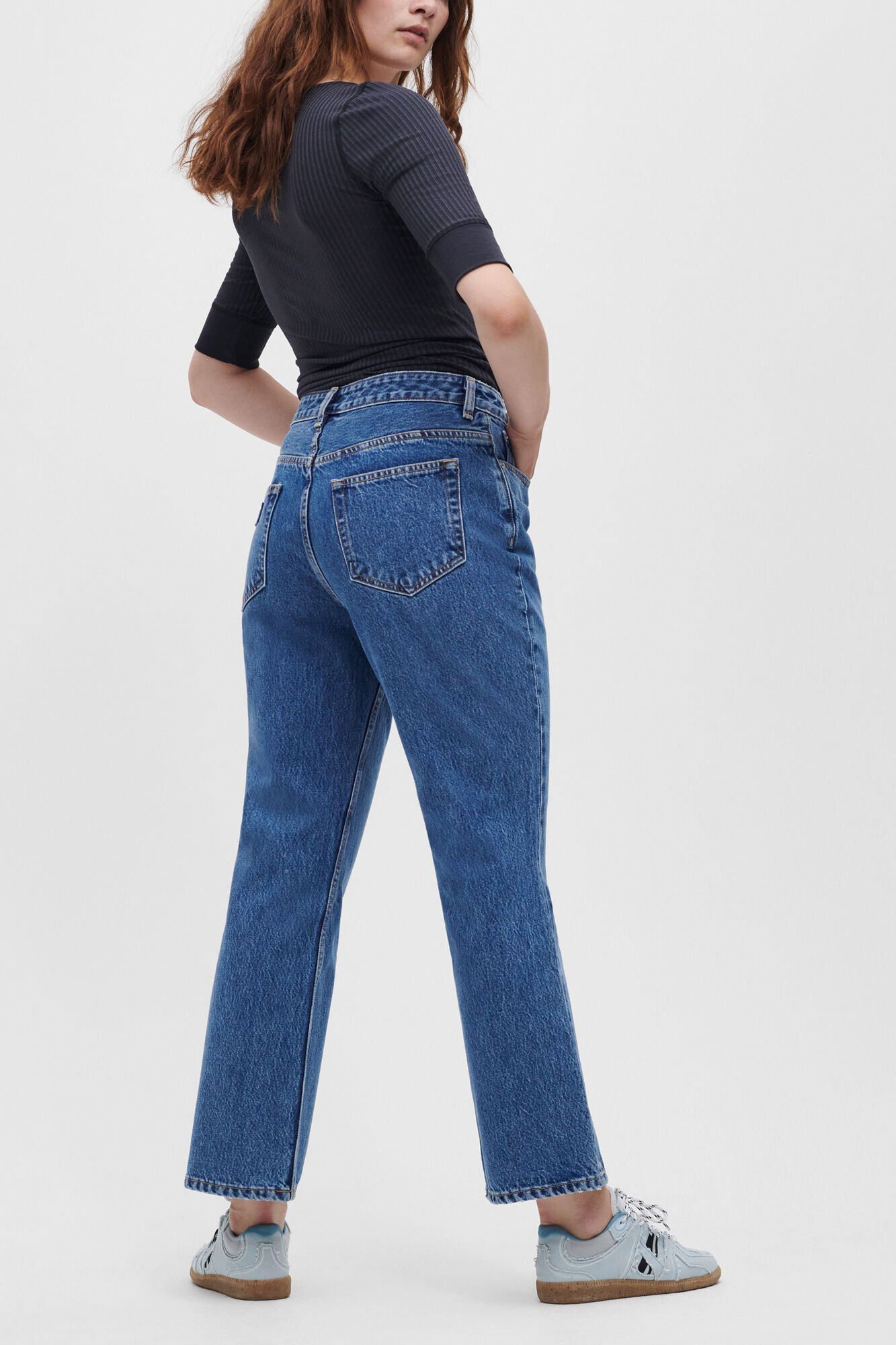 Betzy Cropped Jeans, Cotton, in colour Mid Blue Stone - 2 - GANNI