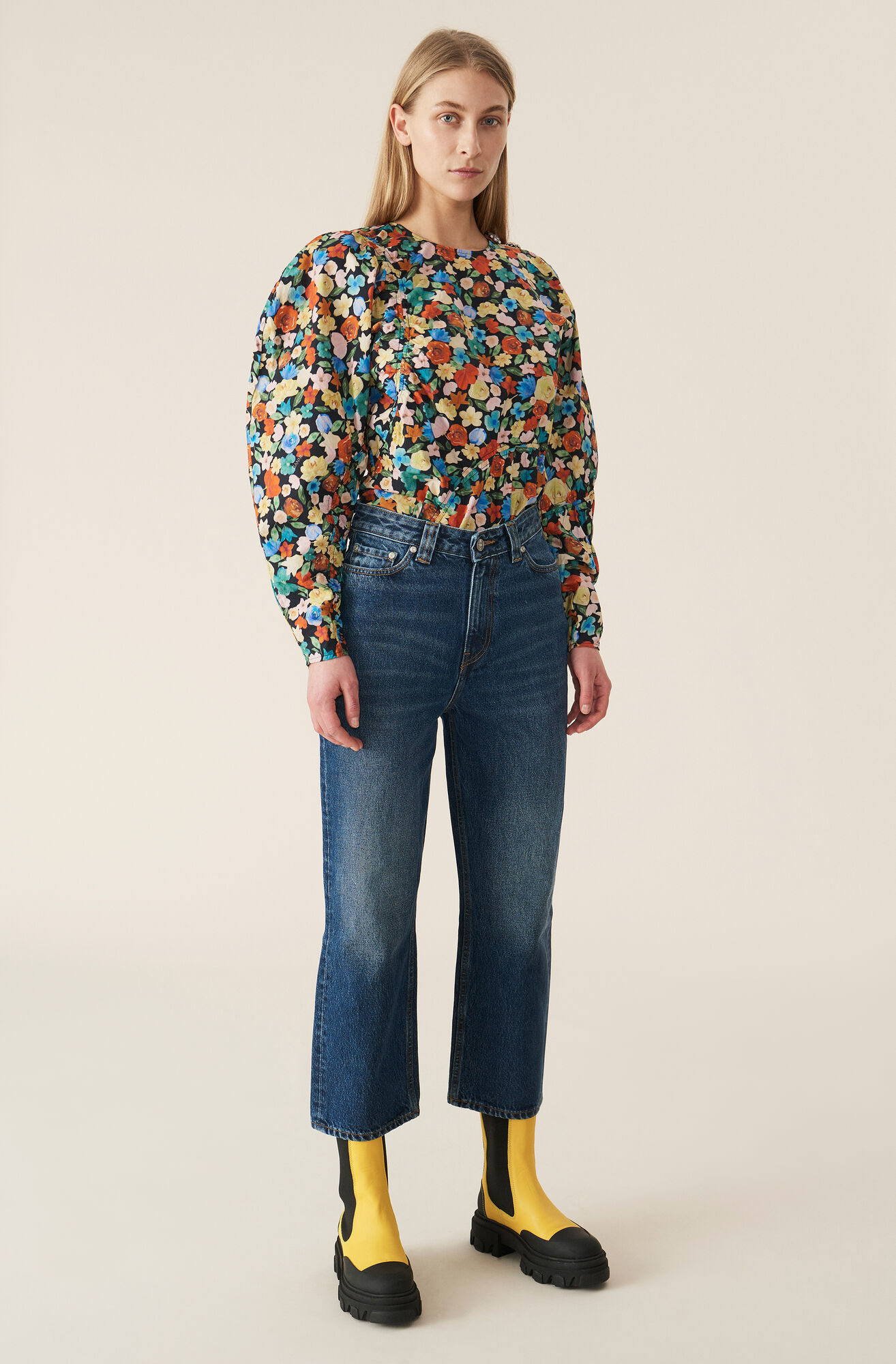 Ganni Washed Denim High Waisted Cropped Jeans 1499 00 Dkk Shop Your New Washed Denim High Waisted Cropped Jeans At Ganni Com