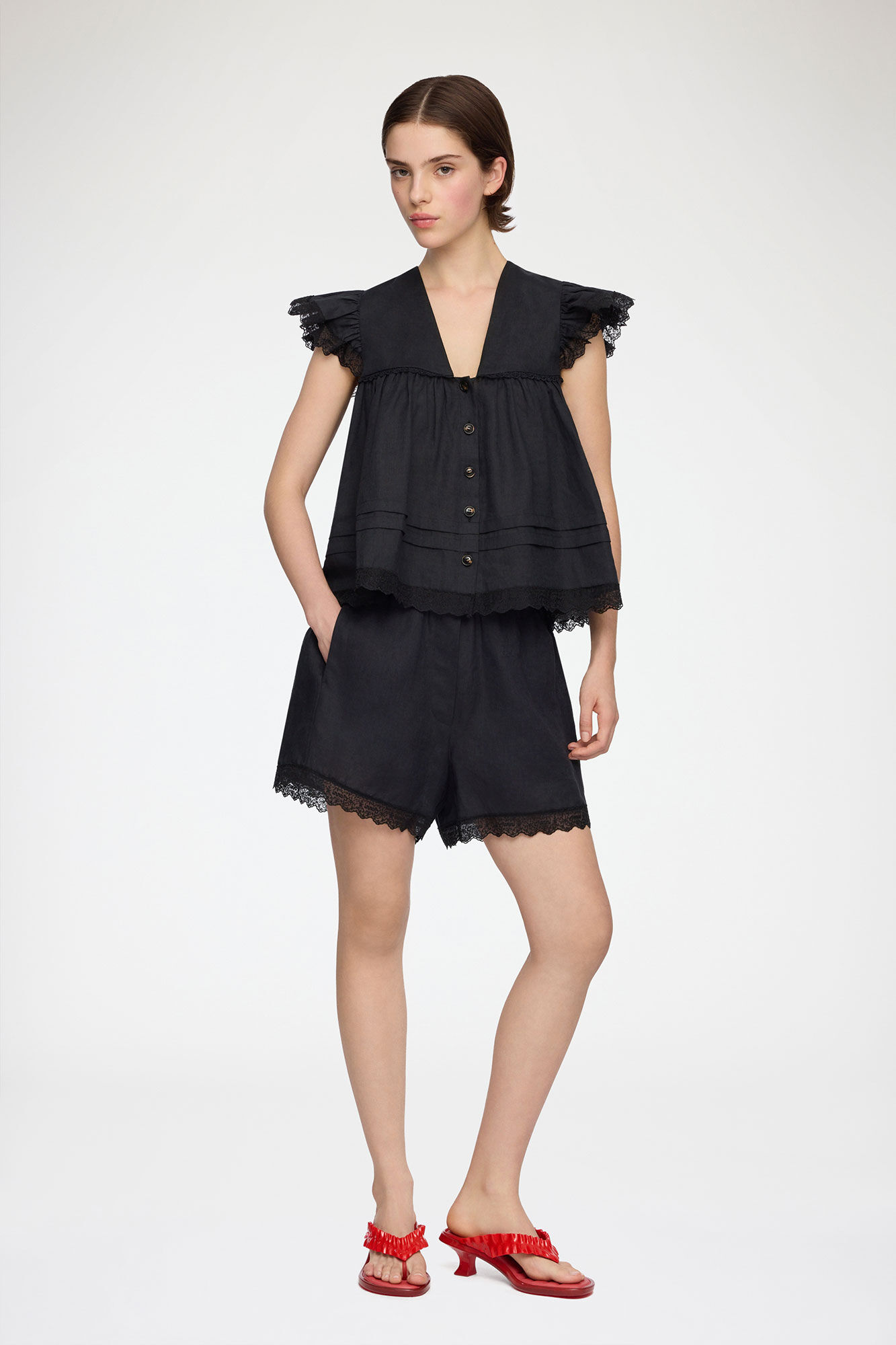 Blouse in Black Linen, Linen, in colour Black - 2 - GANNI