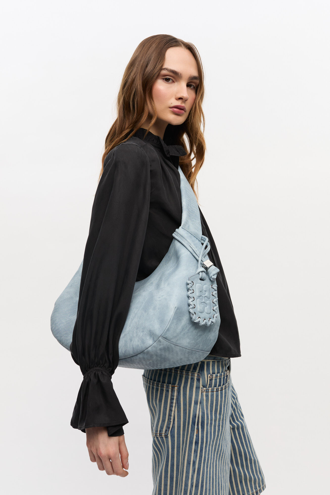 Bleget medium Hobo taske, Polyurethane, in colour Celestial Blue - 2 - GANNI