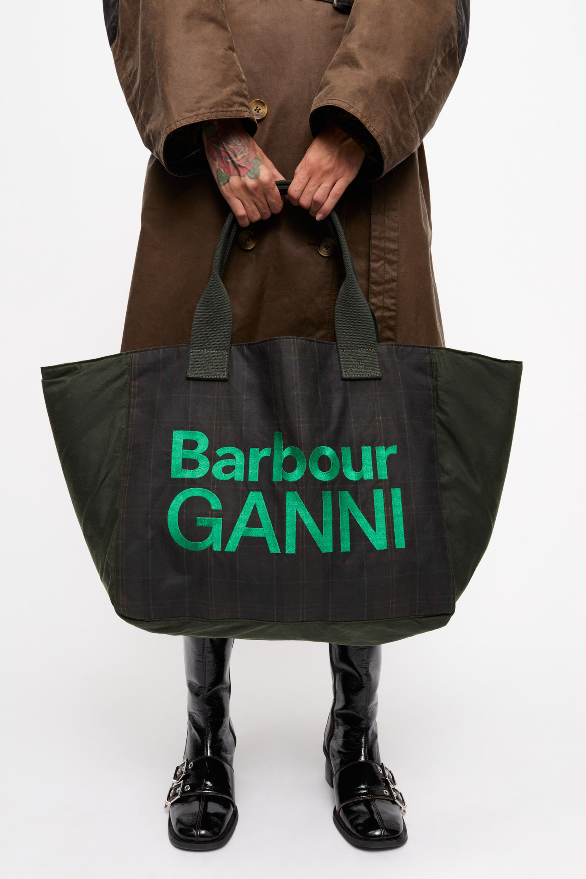 Barbour 眩い GANNI チェック柄ワックスコットントートバッグ
