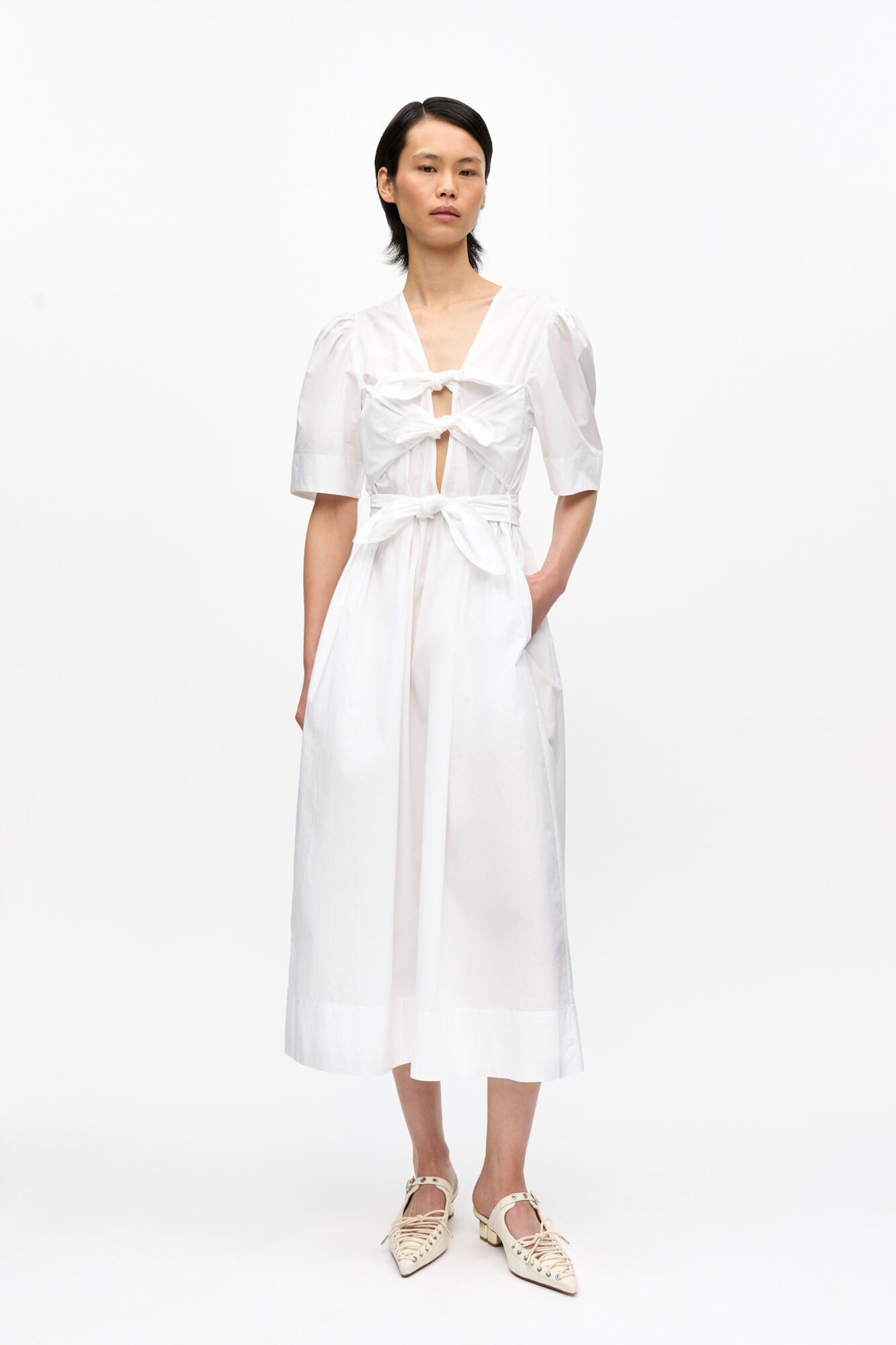 Hvid midikjole i bomuld med stretch og bindebånd, Elastane, in colour Bright White - 1 - GANNI