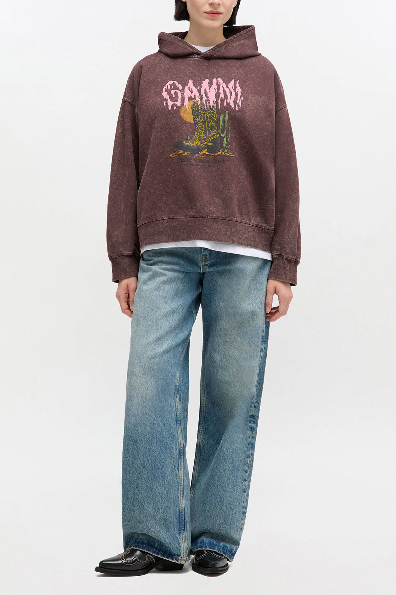 Vintage Wash Hoodie, Organic Cotton, in colour Chocolate Plum - 2 - GANNI