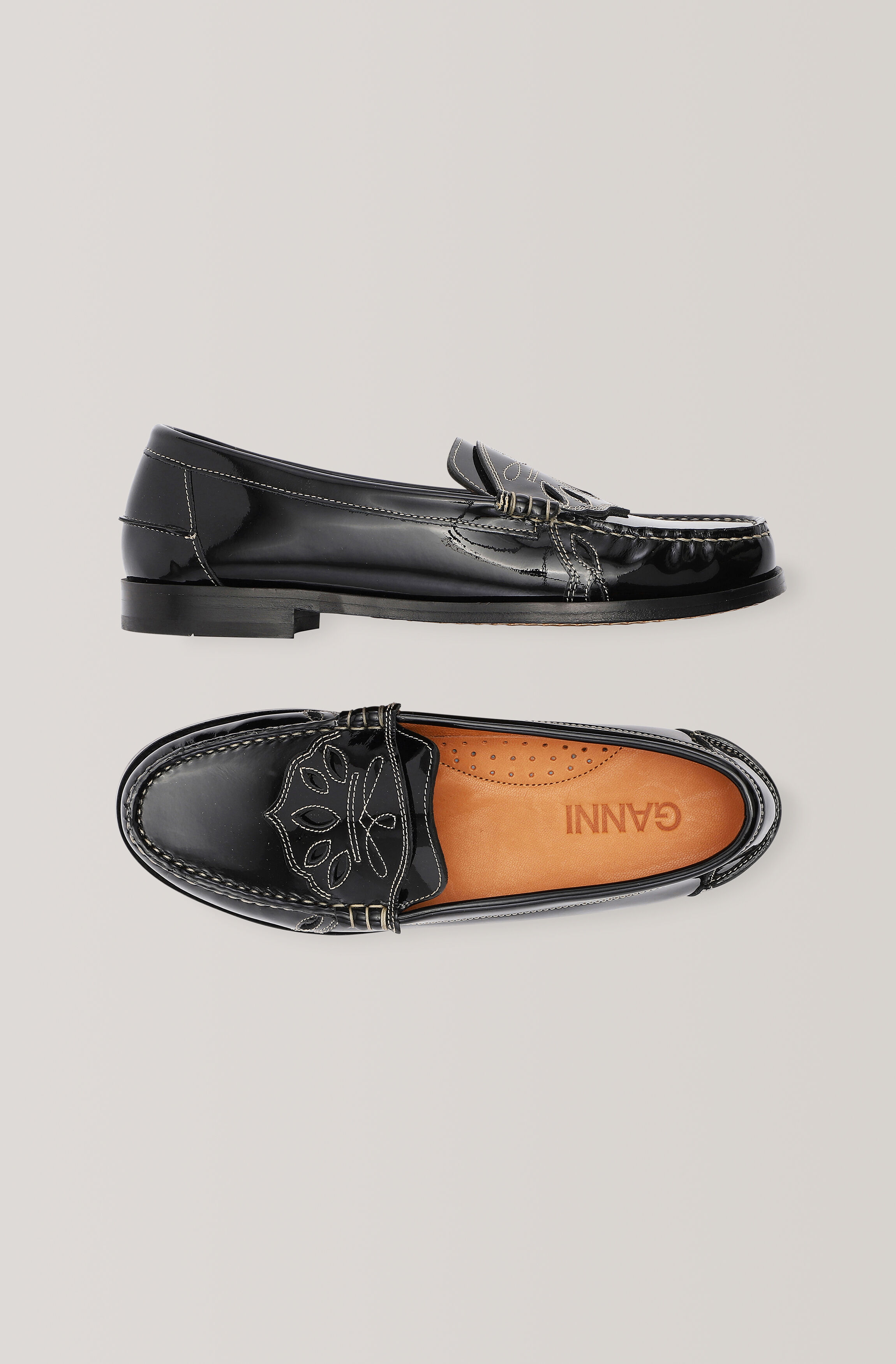Moccasin Flats, Black, packshots