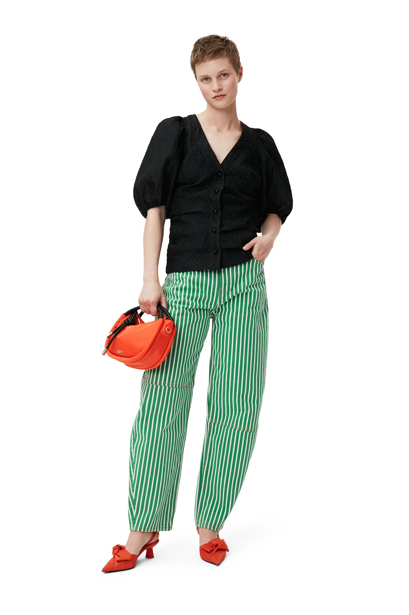 V-ringad blus i jacquard, Polyamide, in colour Black - 2 - GANNI
