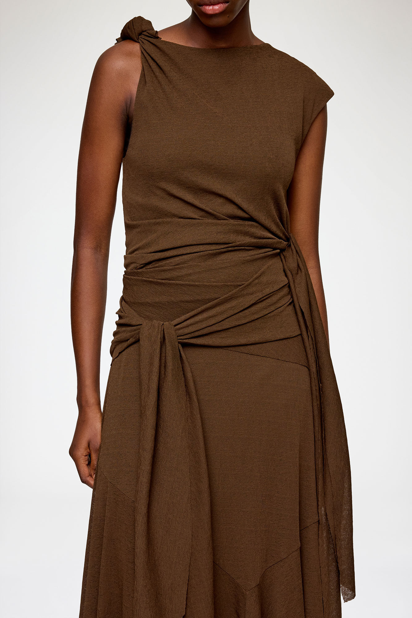 Robe longue en maille chin&eacute;e, Recycled Polyester, in colour Demitasse - 5 - GANNI