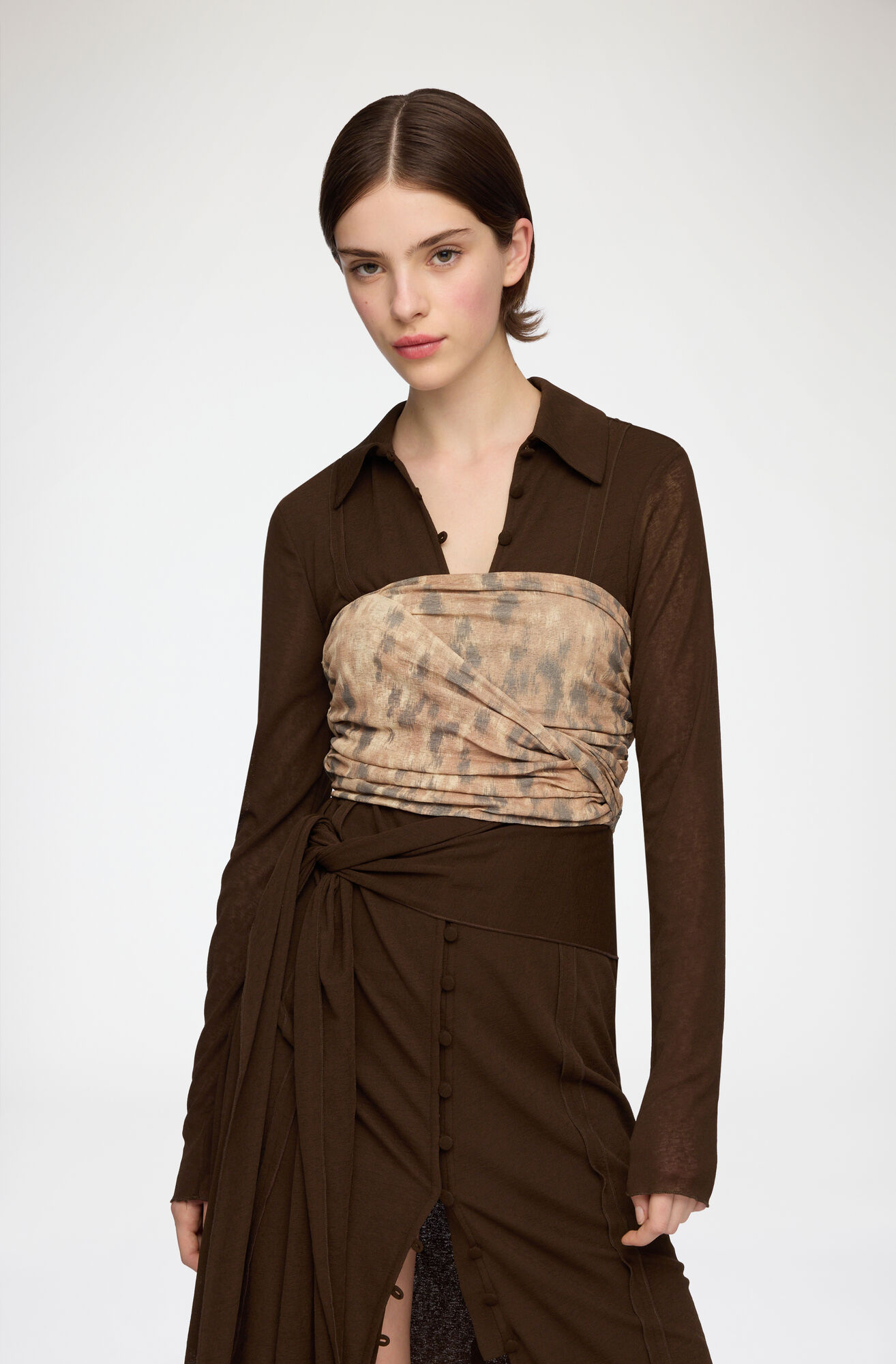 Bandeautop i printet marl mesh, Recycled Polyester, in colour Burro - 2 - GANNI