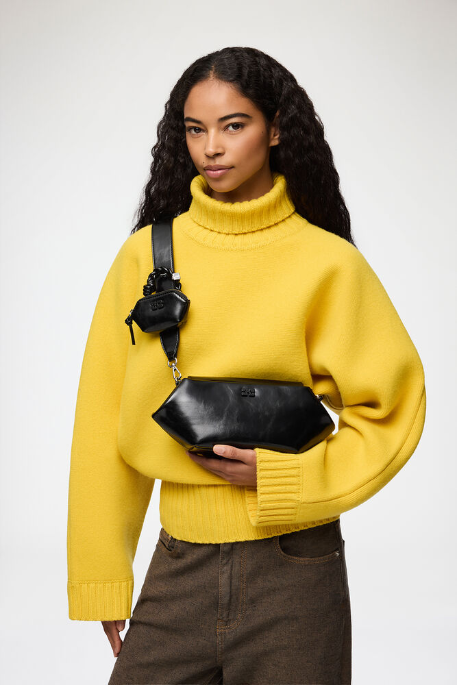 Bou Bag East/West Shine in Black, Black