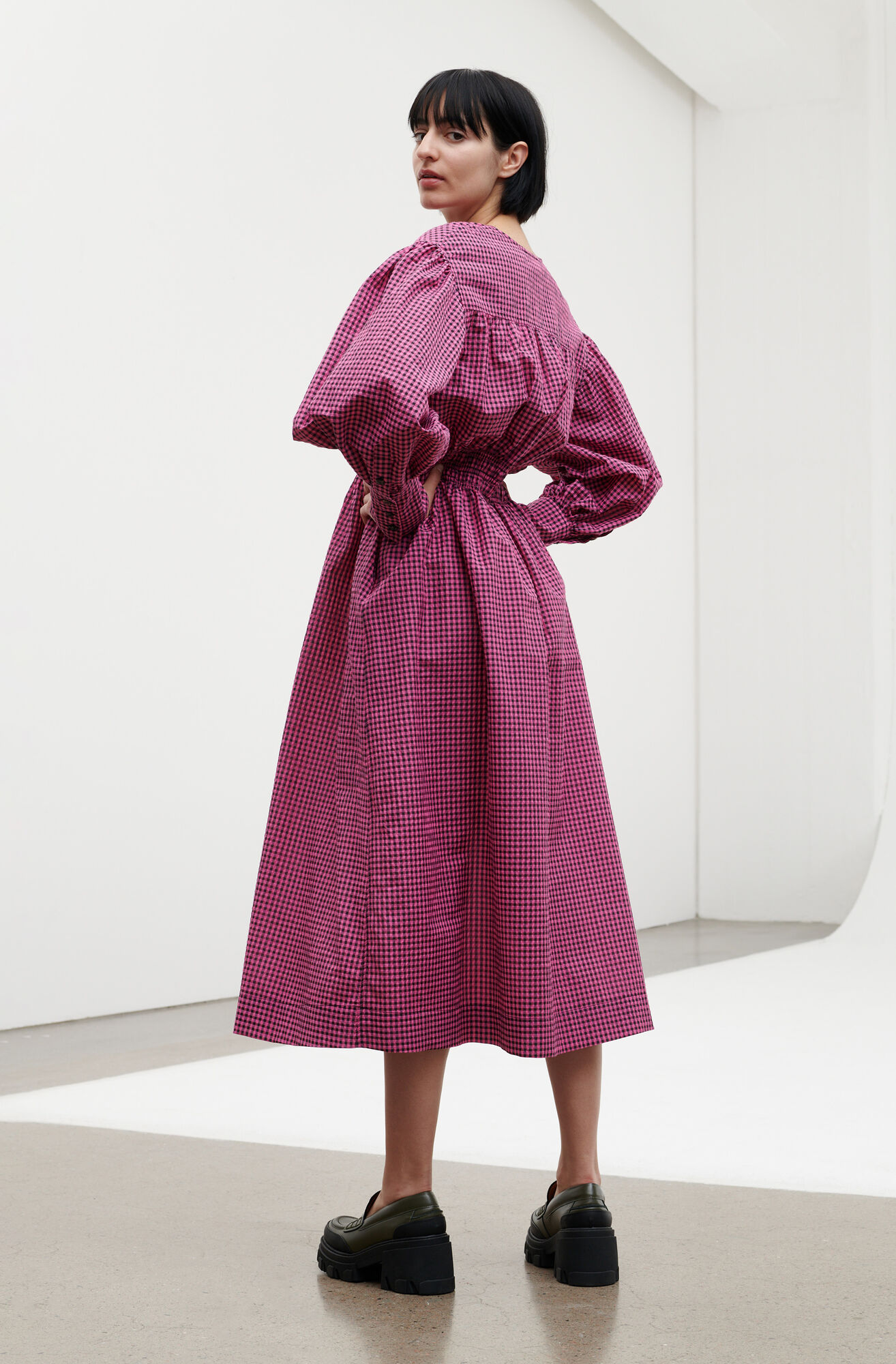 Seersucker Gathered Midi Dress, Polyamide, in colour Carmine Rose - 2 - GANNI