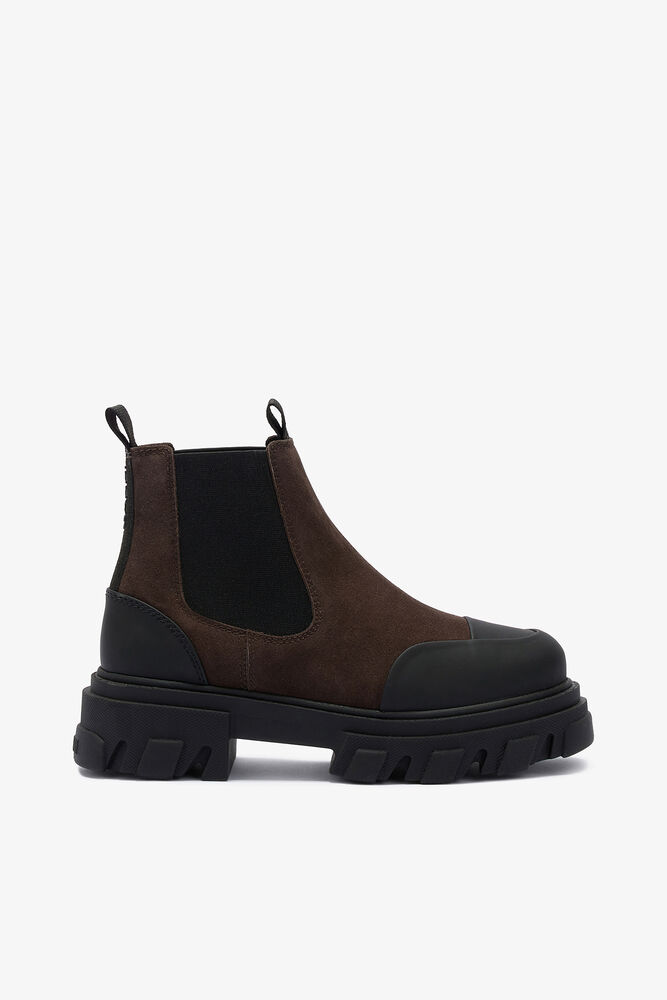 Cleated Low Chelsea Boots in Brown, Chicory Coffee