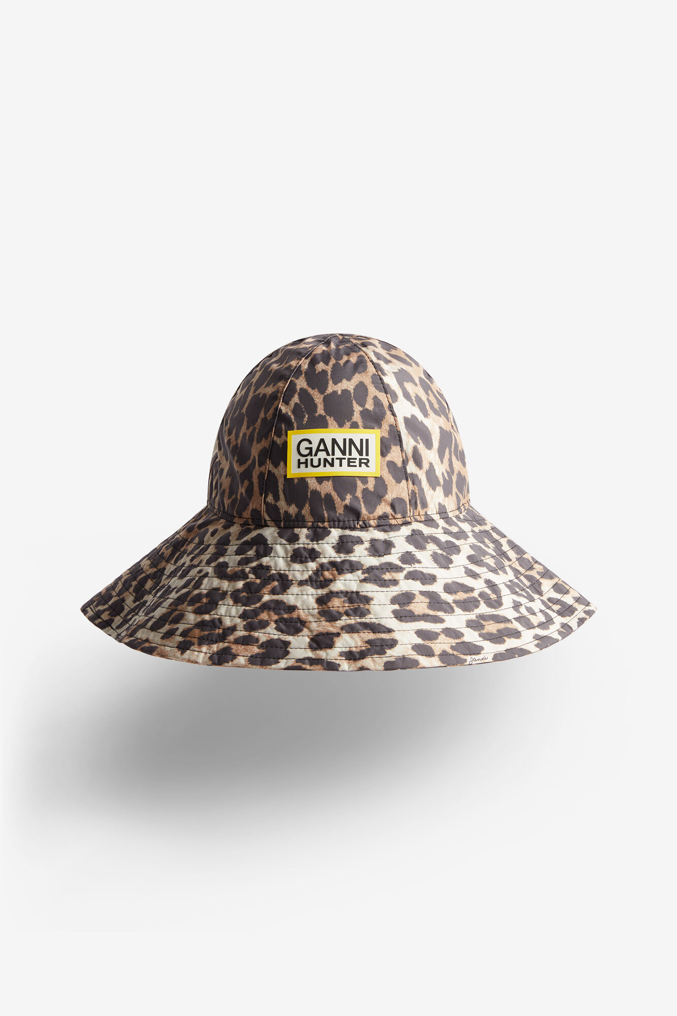 Wasserfester Bucket Hat, Recycled Polyester, in colour Almond Milk - 2 - GANNI
