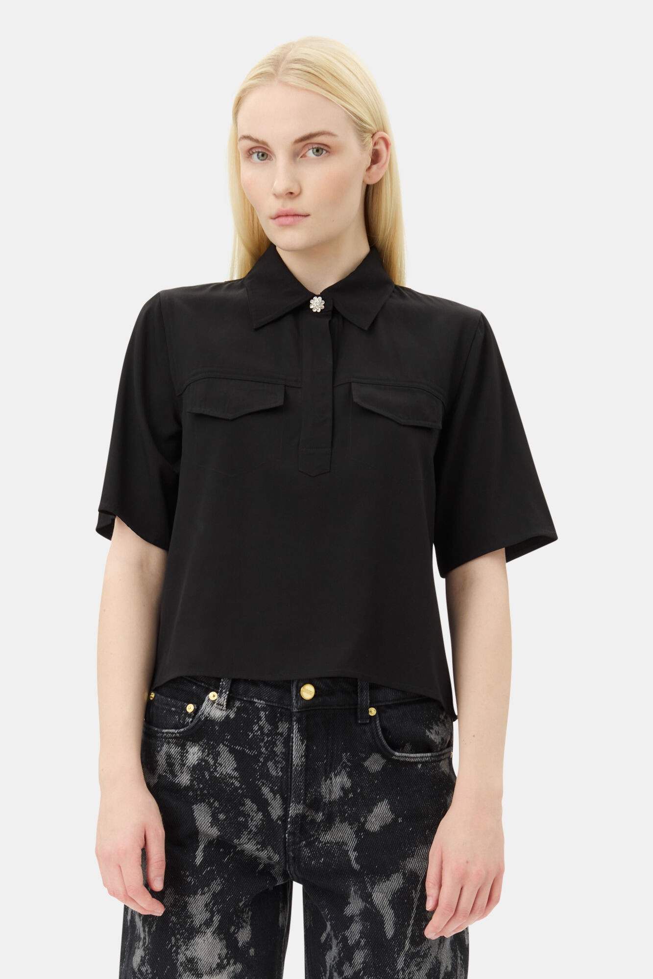 Black Viscose Twill Skjorte, LENZING™ ECOVERO™, in colour Black - 1 - GANNI