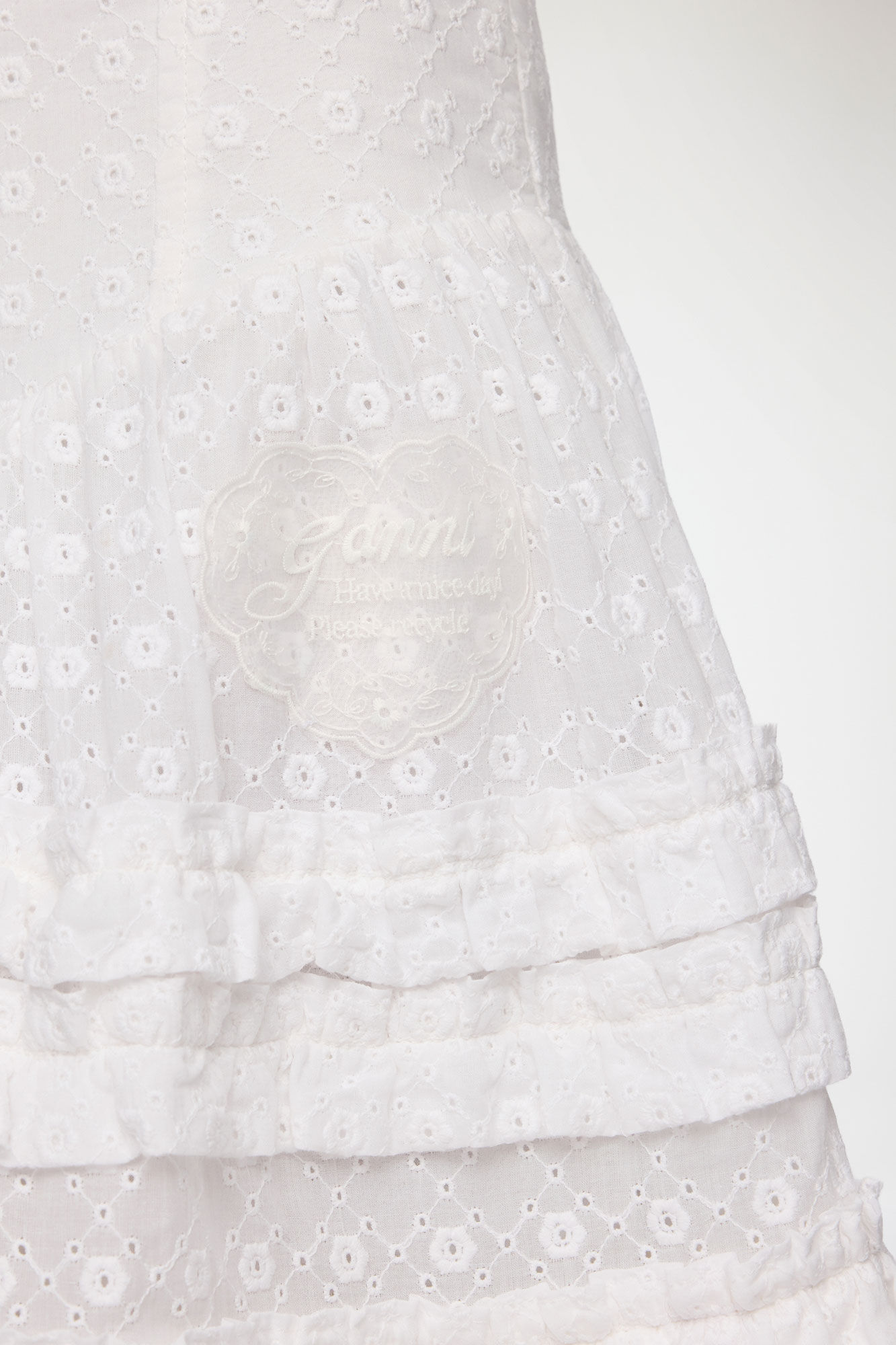 Rock aus wei&szlig;er Broderie Anglaise, Organic Cotton, in colour Bright White - 2 - GANNI