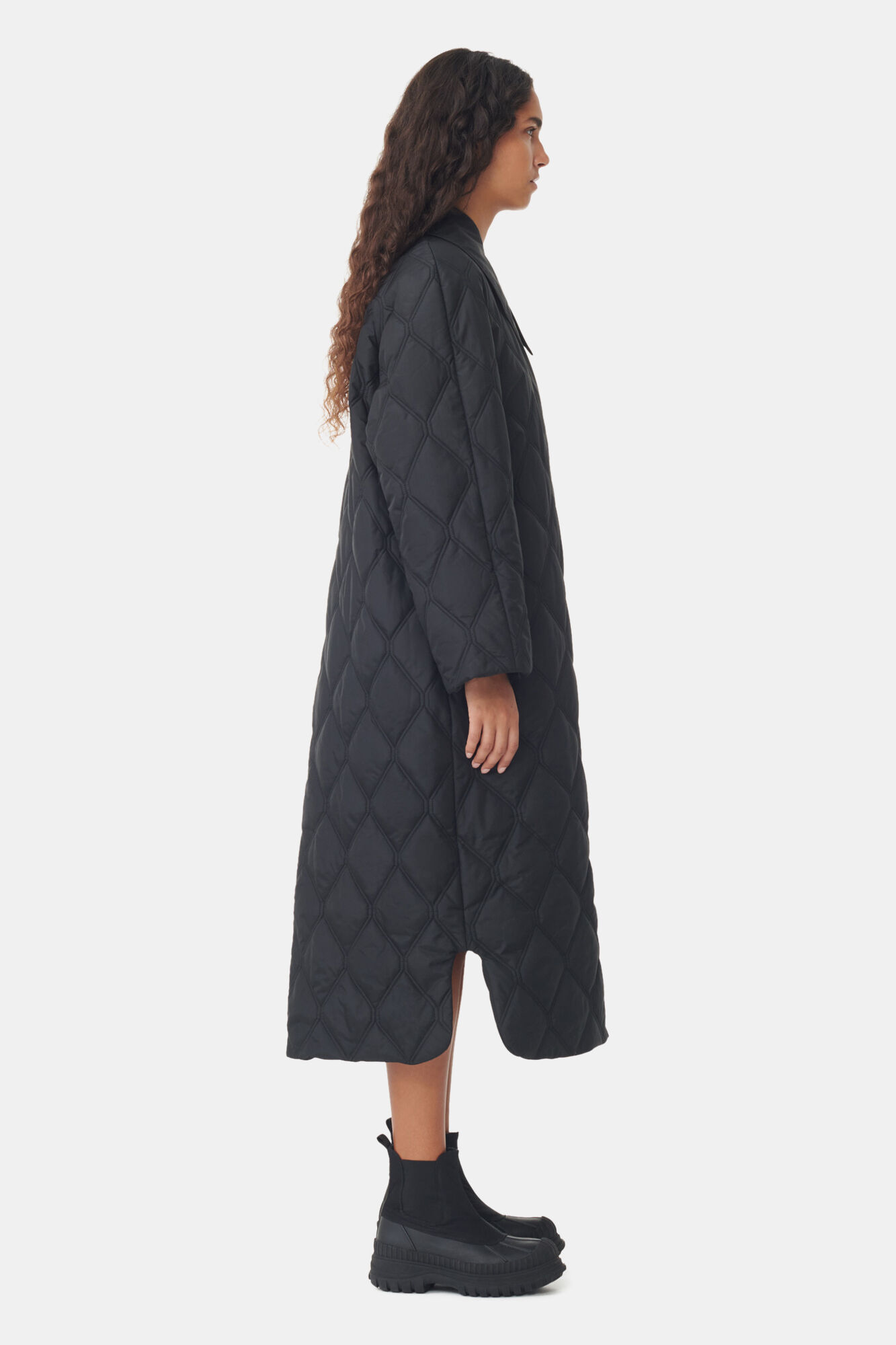 Black Ripstop Quilt Mantel | GANNI DE