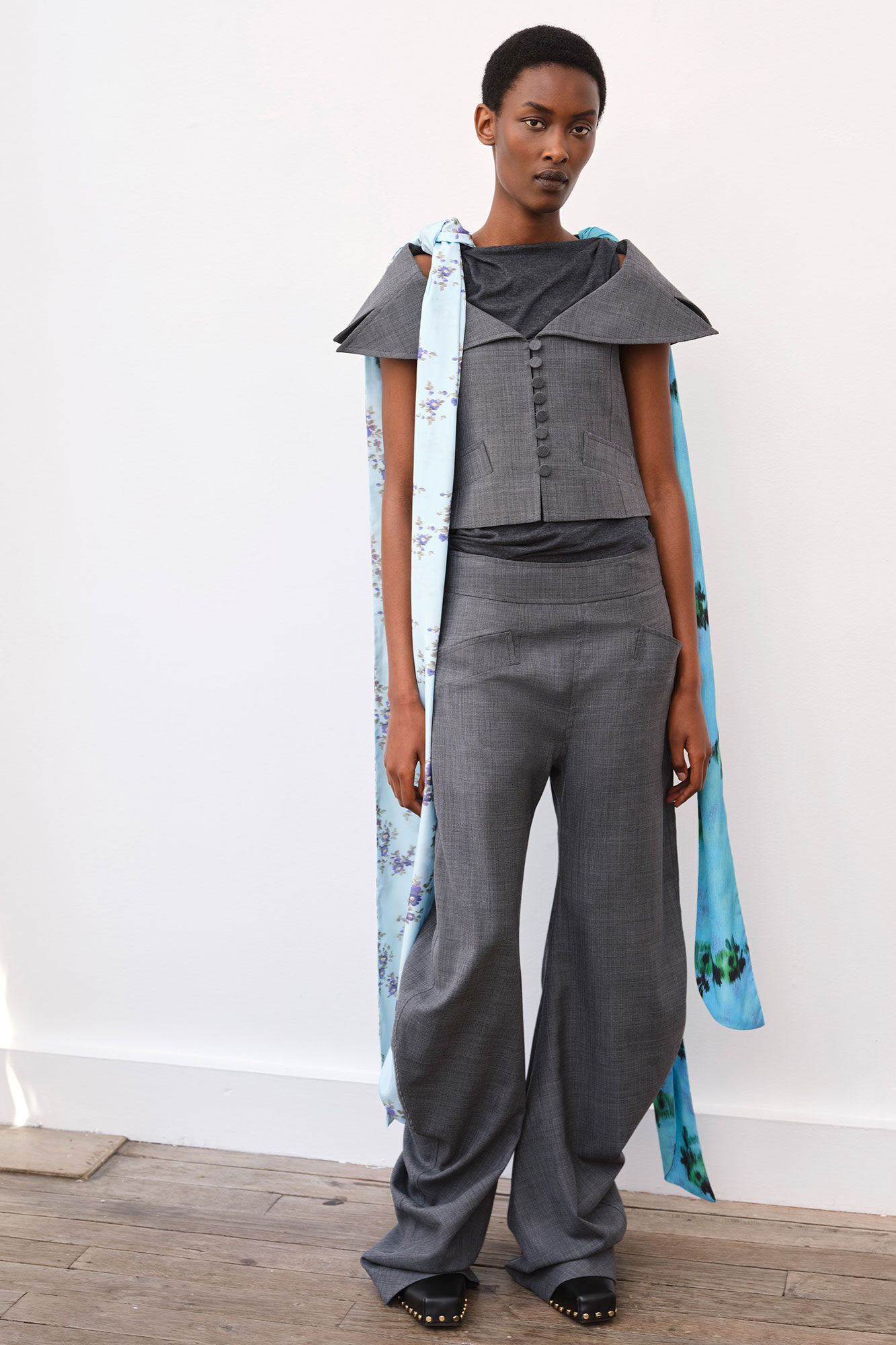 Trousers in Grey Wool Melange, Wool, in colour Phantom - 1 - GANNI