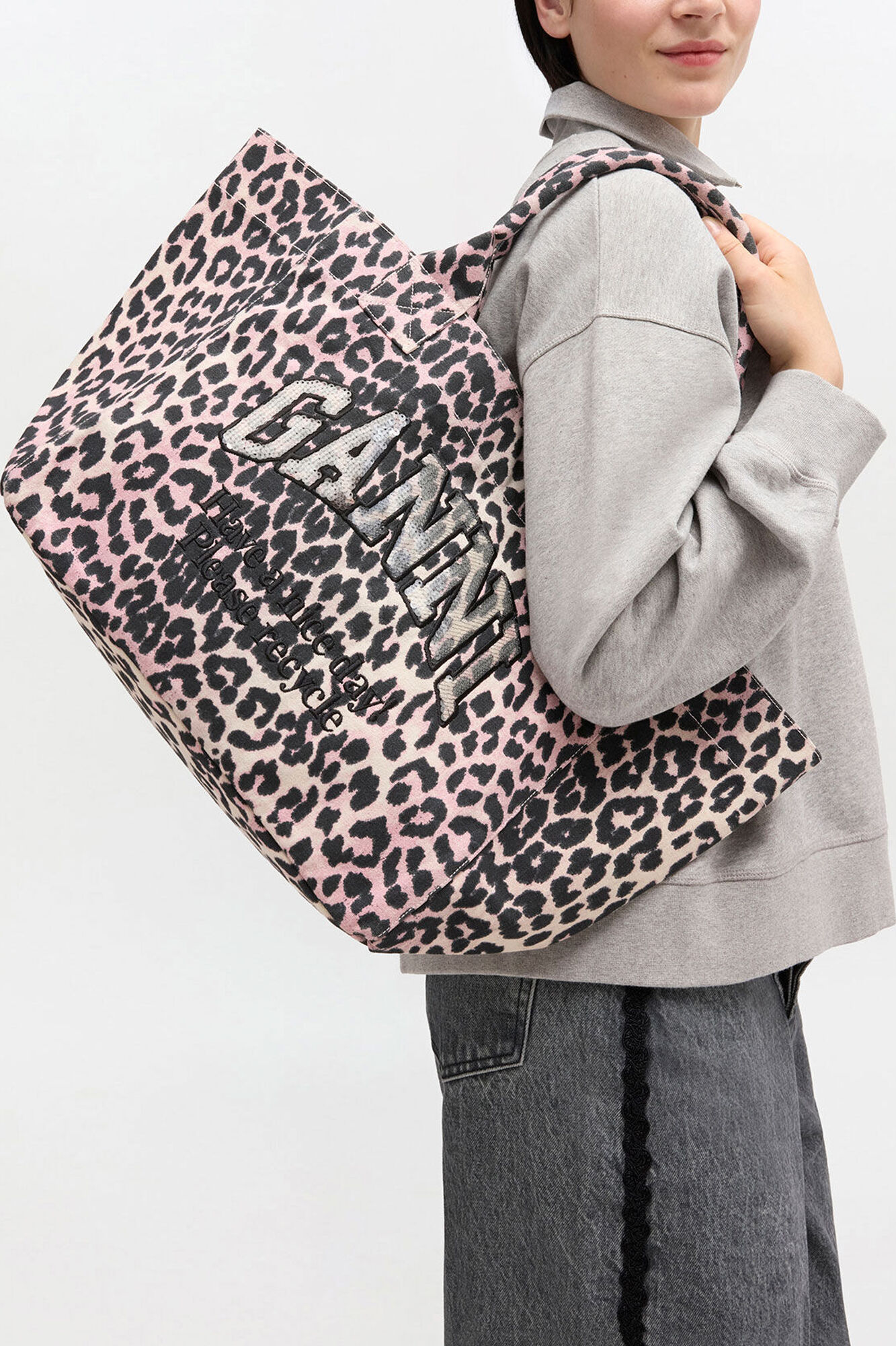 Bleached Mauve Leopard Medium Tote | GANNI US