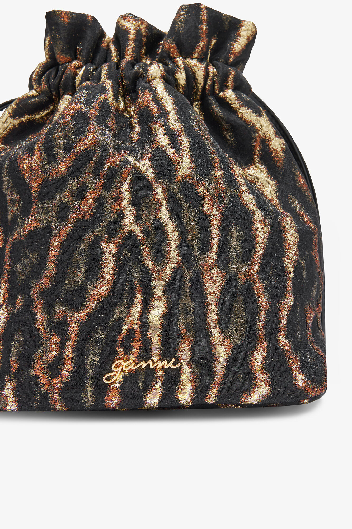Bou-Beuteltasche in Metallic-Optik aus Cloqu&eacute;, Recycled Polyester, in colour Antique Bronze - 3 - GANNI