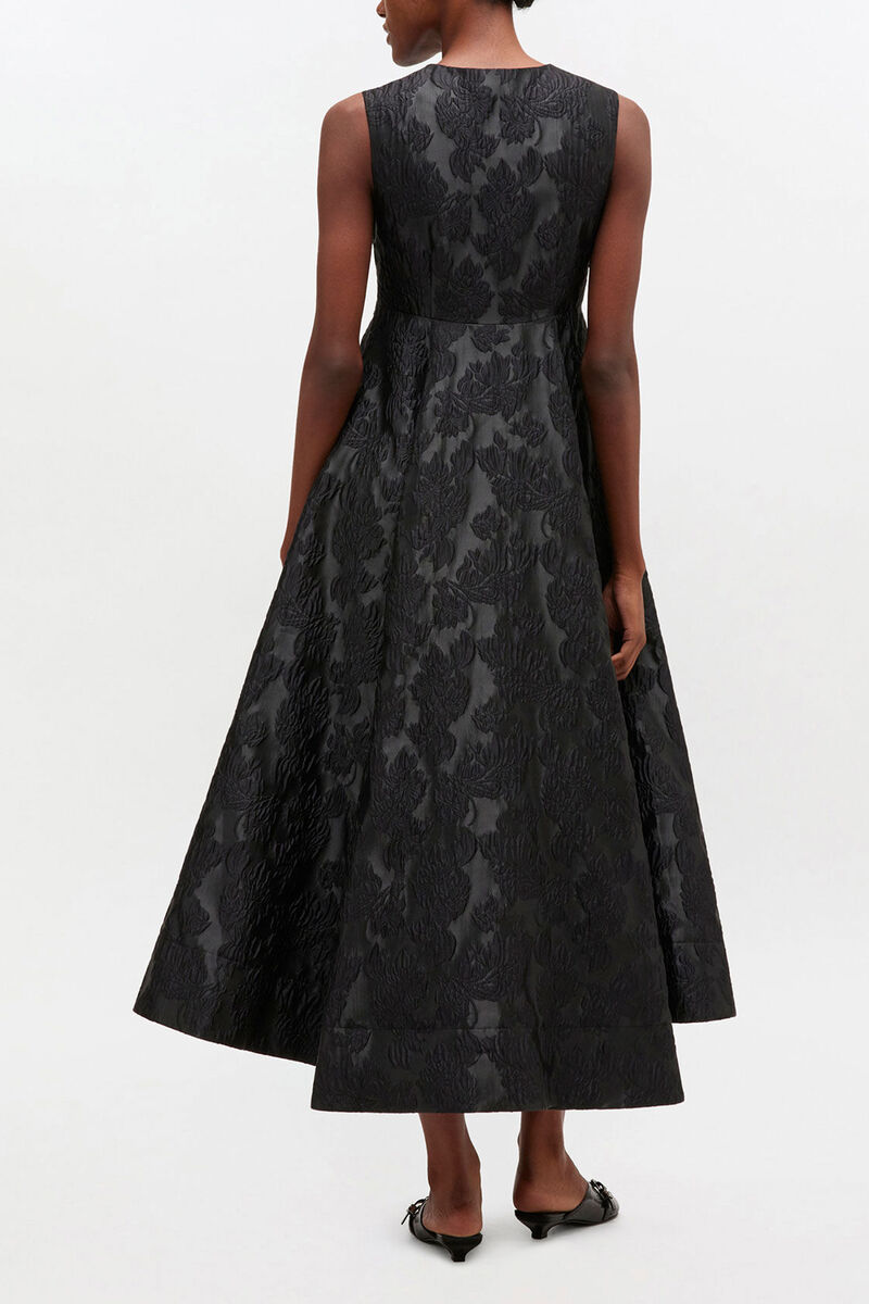Lang kjole i cloqu&eacute;-sateng, Recycled Polyester, in colour Black - 2 - GANNI