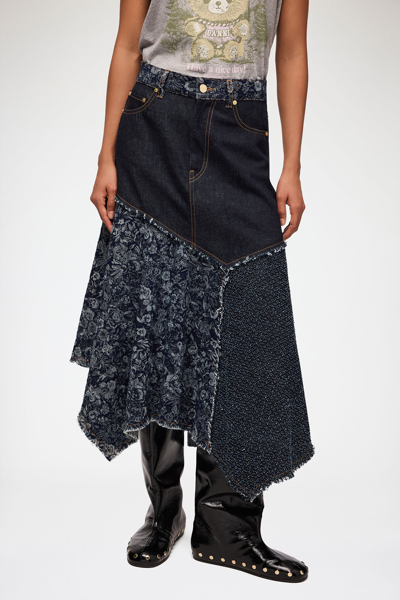 Skirt in Patchwork Denim, Organic Cotton, in colour Rinse - 2 - GANNI