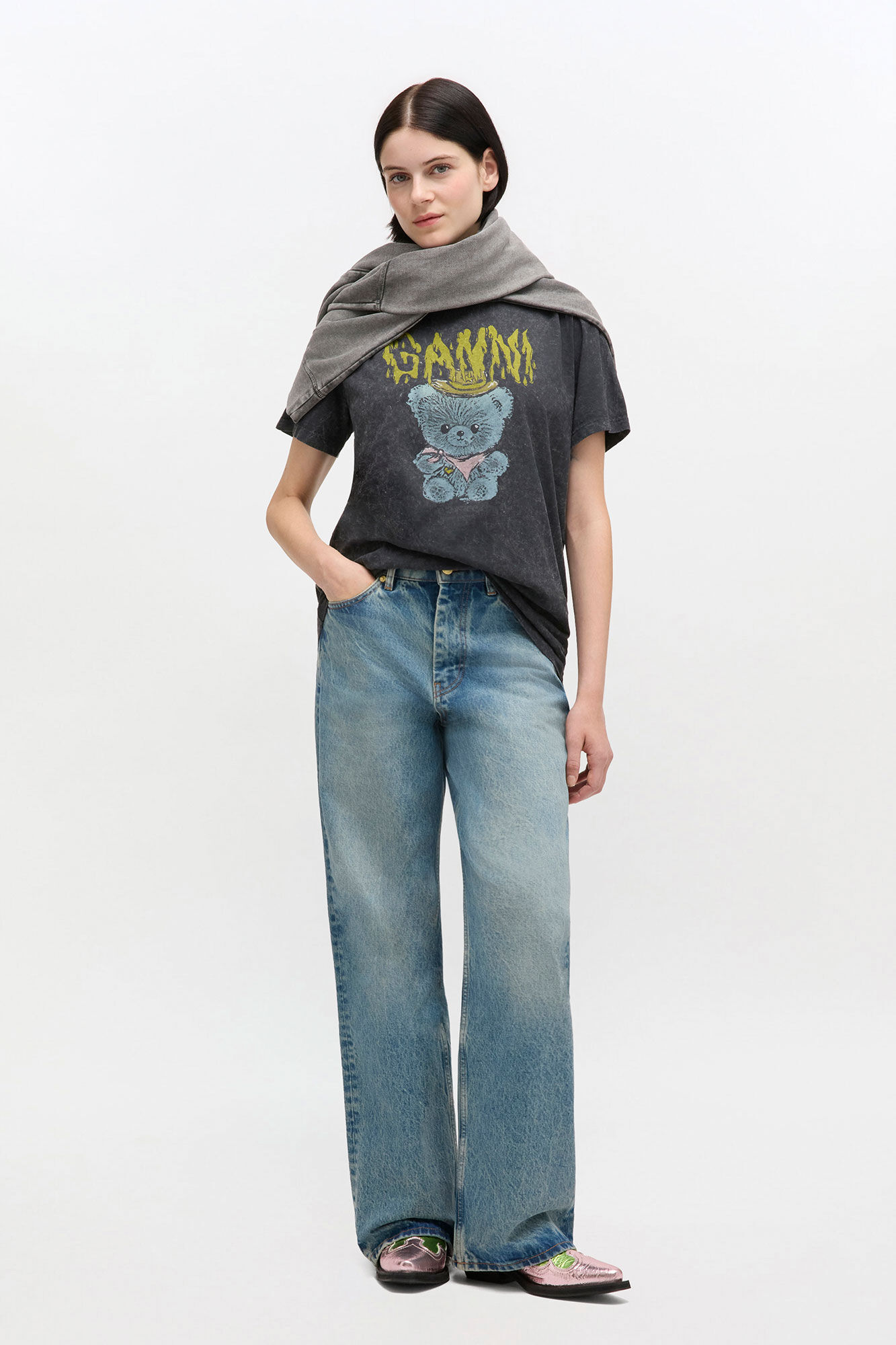 Vintagetvättad t-shirt, in colour Black Washed - 2 - GANNI