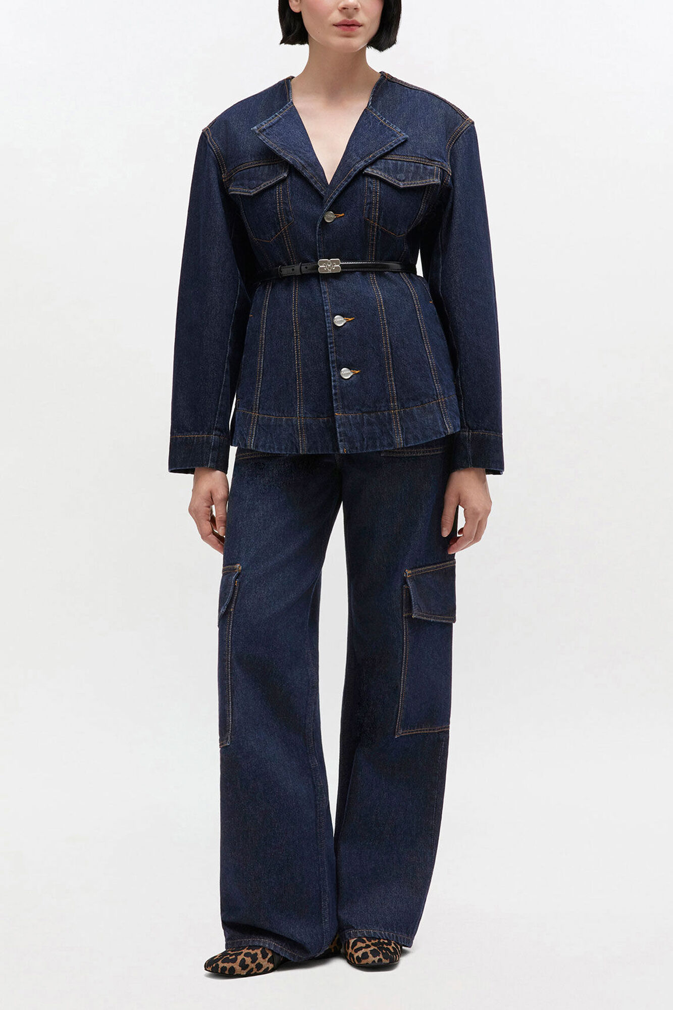 Angi Jeans in Dark Rinse Denim, Organic Cotton, in colour Rinse - 2 - GANNI