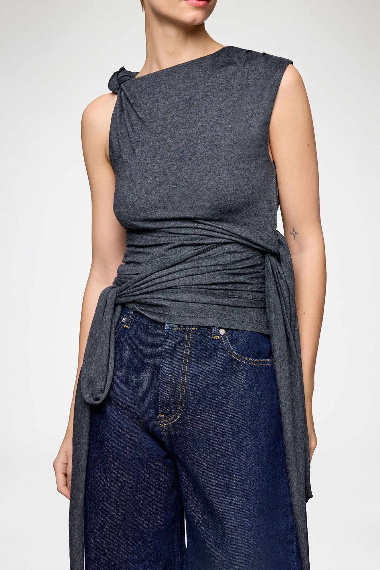 Haut en jersey gris, Modal, in colour Phantom - 4 - GANNI