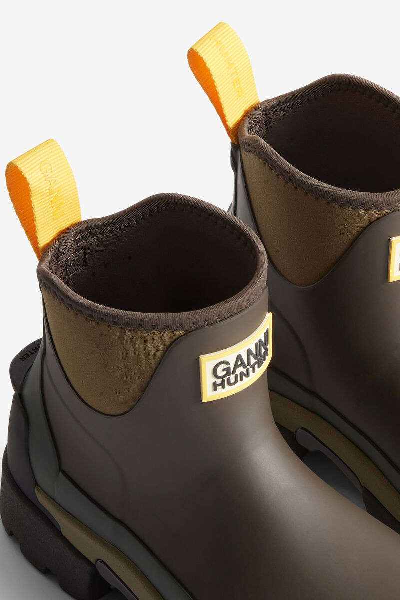Balmoral ankelst&oslash;vler i brun, Rubber, in colour Chocolate Brown - 4 - GANNI