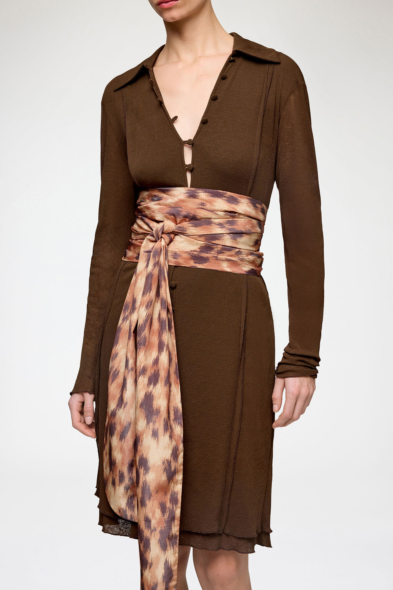 Wrap Scarf in Print, Recycled Polyester, in colour Burro - 2 - GANNI