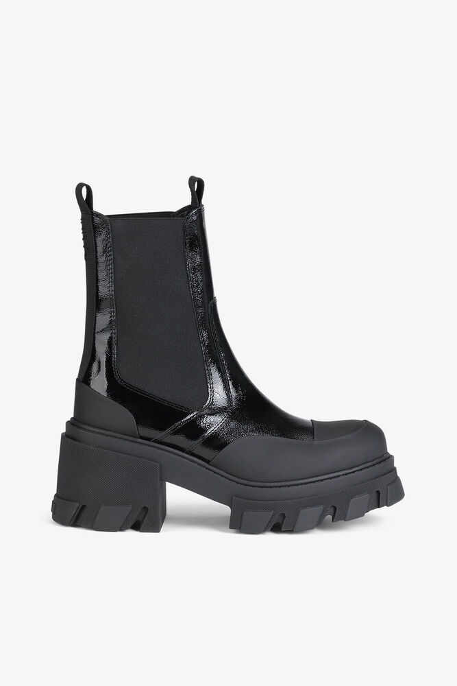 Mittelhohe Chelsea-Stiefel mit Absatz und grober Sohle in schwarzem Lackleder, Black