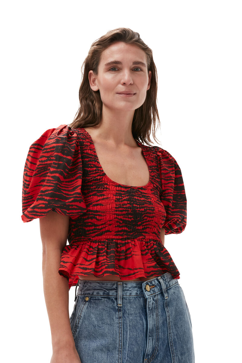Kürzer geschnittene gesmokte Bluse, Cotton, in colour Fiery Red - 3 - GANNI
