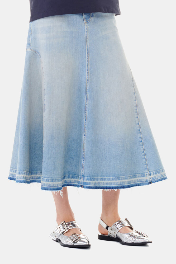 Feminine Buckle Ballerinas in Silver, Silver