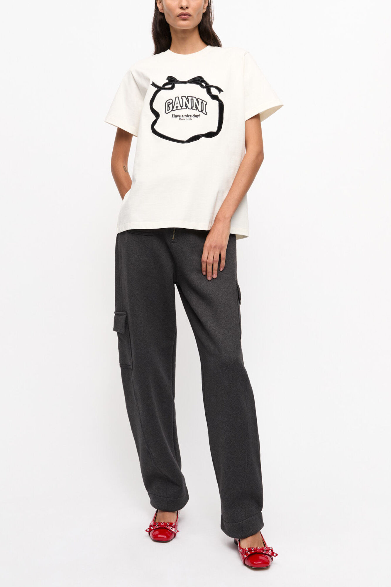 T-shirt d&eacute;contract&eacute; avec n&oelig;ud ivoire, Organic Cotton, in colour Egret - 3 - GANNI