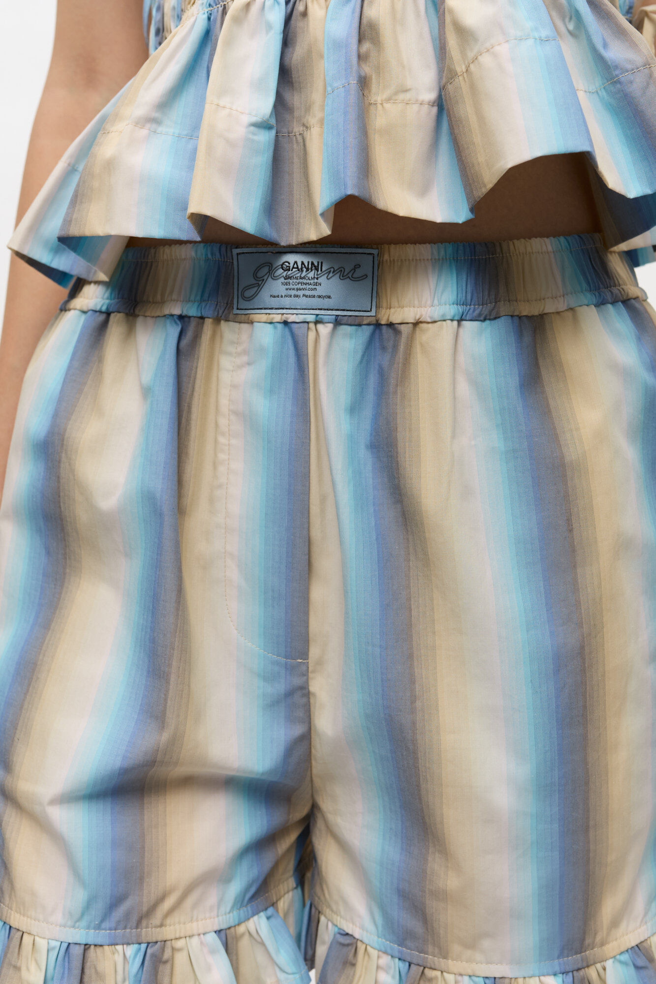 Ombre Stripe Ruffle Shorts, Cotton, in colour Multicolour - 4 - GANNI