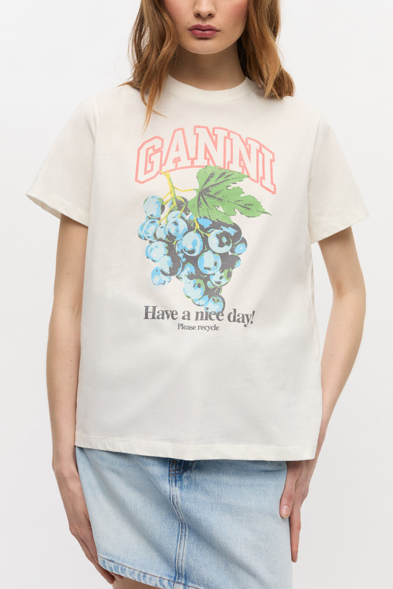 Ivory Grapes Print T-shirt, Organic Cotton, in colour Egret - 1 - GANNI