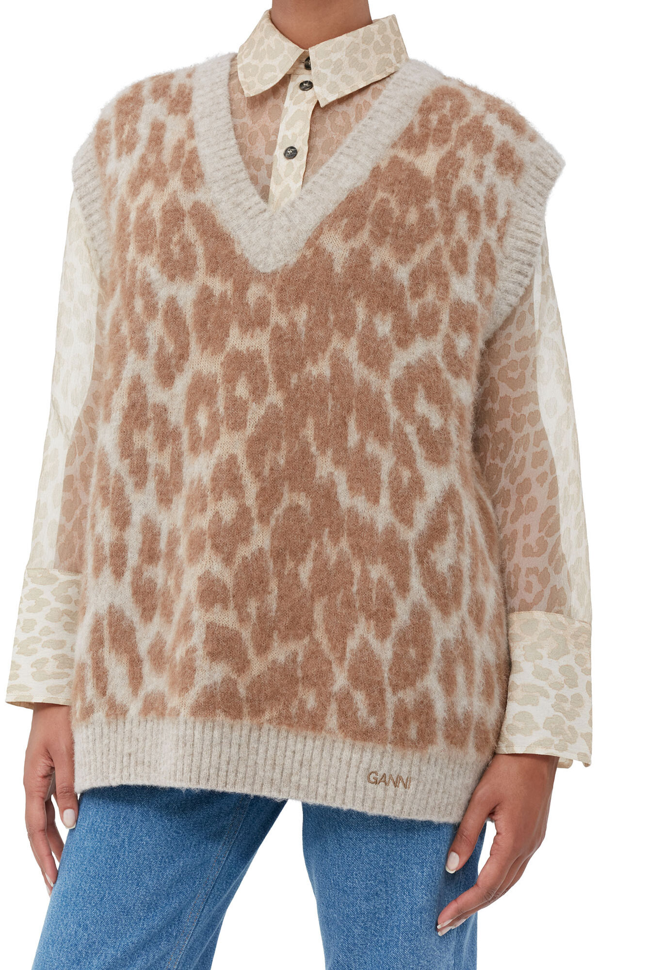 Leopard Jacquard Oversized Vest, Alpaca, in colour Timber Wolf - 5 - GANNI