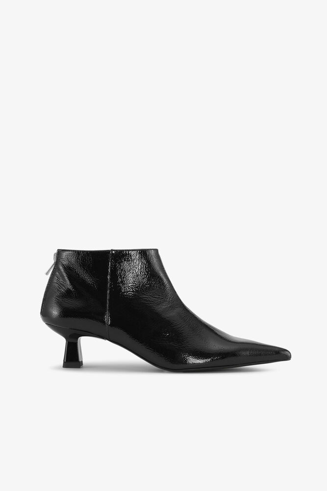 Soft Pointy Crop Boots Naplack, Black