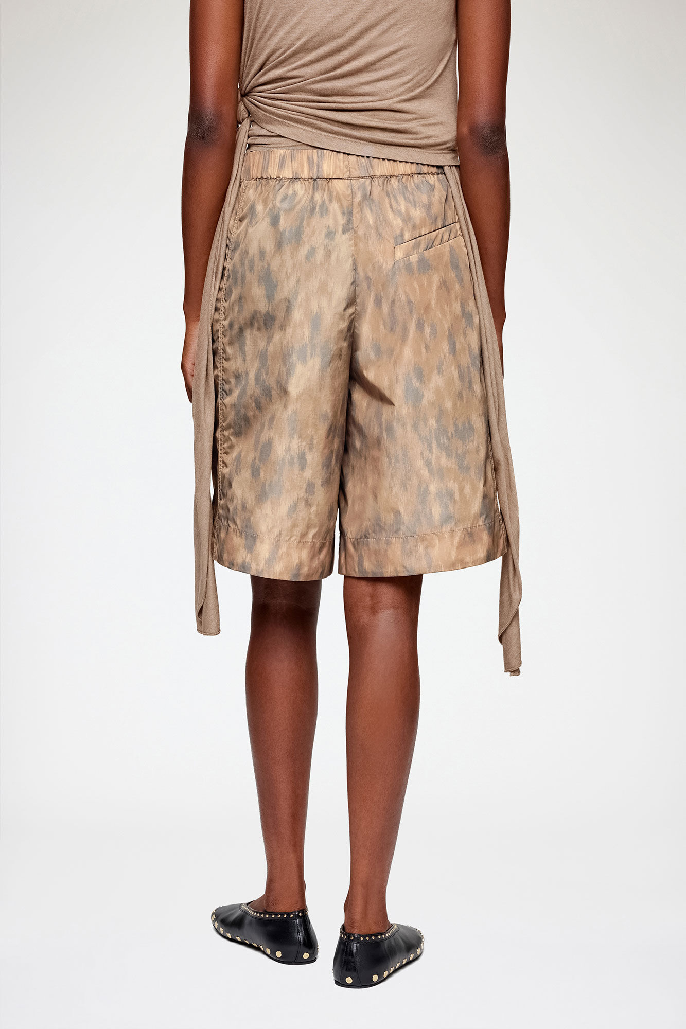 Shorts i tryckt nylon, Recycled Polyamide, in colour Burro - 3 - GANNI