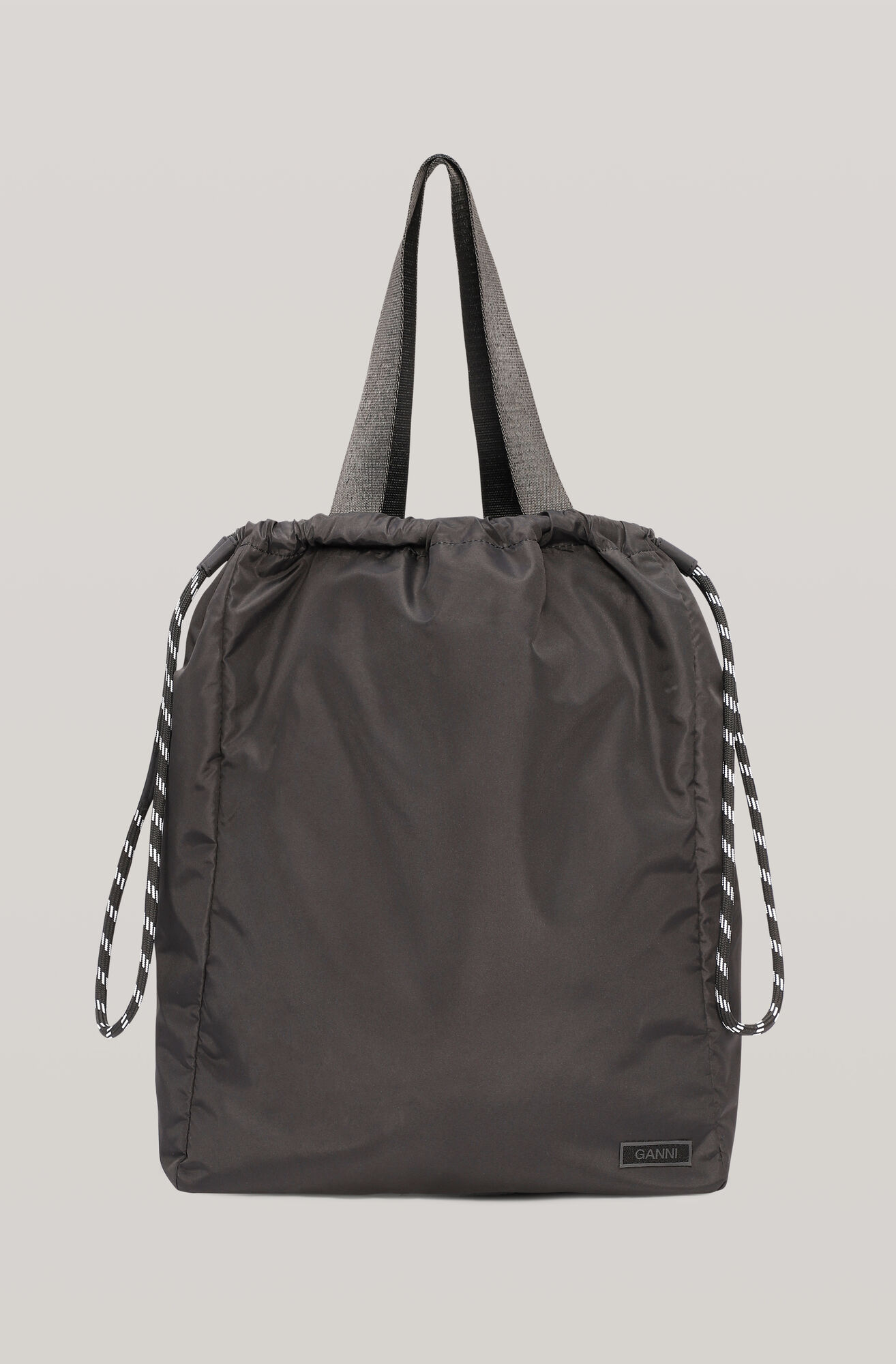 Tasker Mulepose med snøre i genanvendt funktionsmateriale, Tech, in colour Black - 1 - GANNI