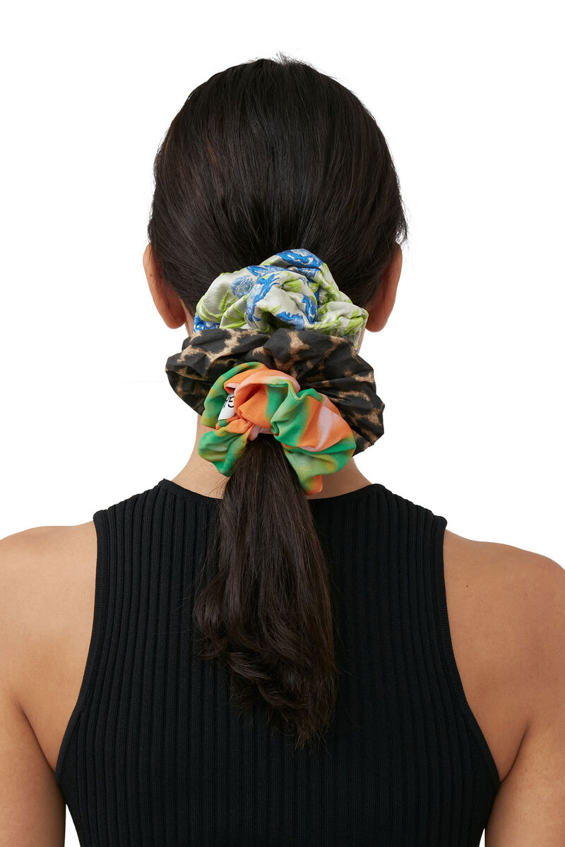 3D Jacquard Scrunchie, Polyamide, in colour Oyster Gray - 1 - GANNI