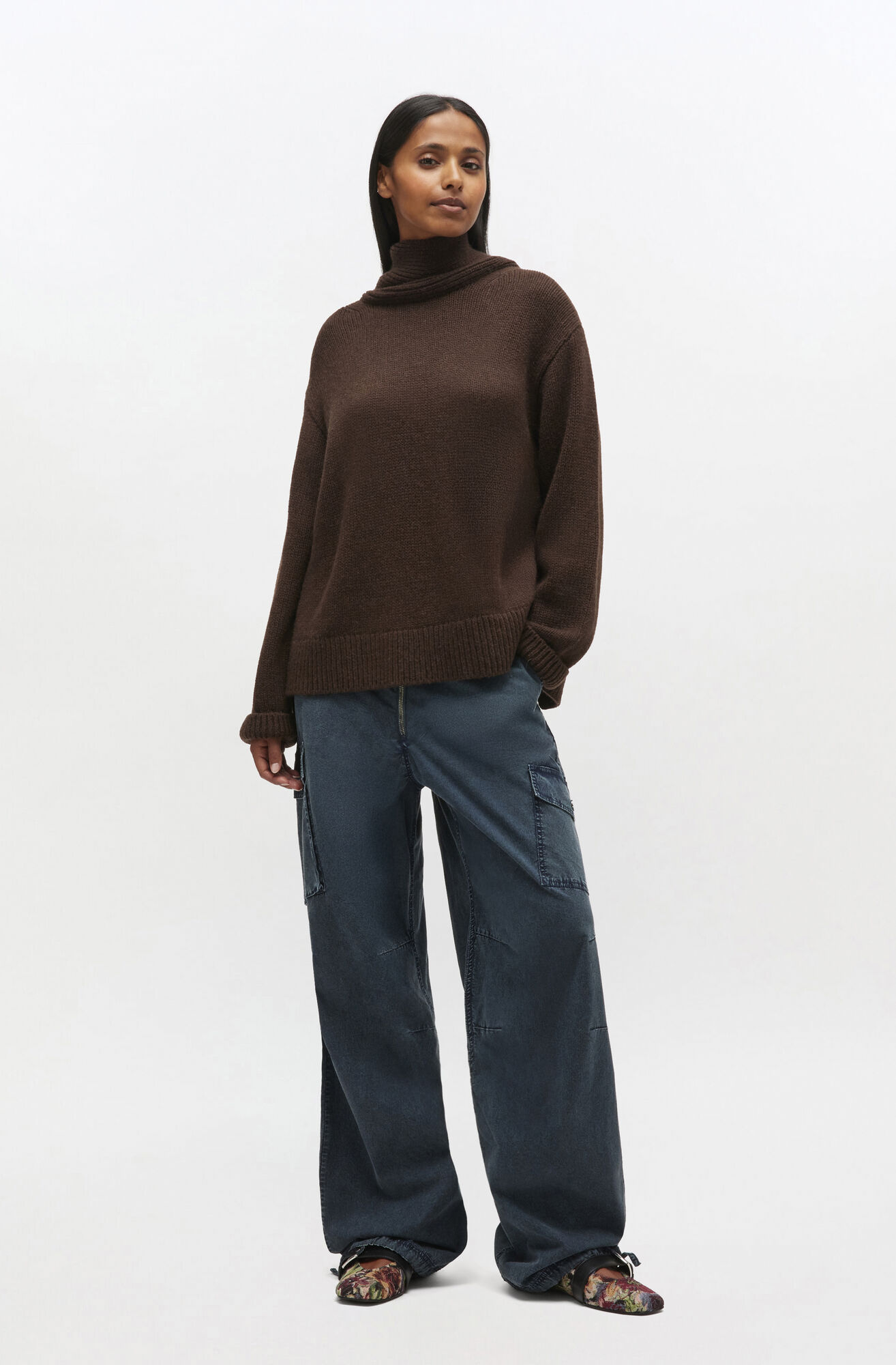 Brauner Pullover mit offenem R&uuml;cken, Wool, in colour Shaved Chocolate - 2 - GANNI