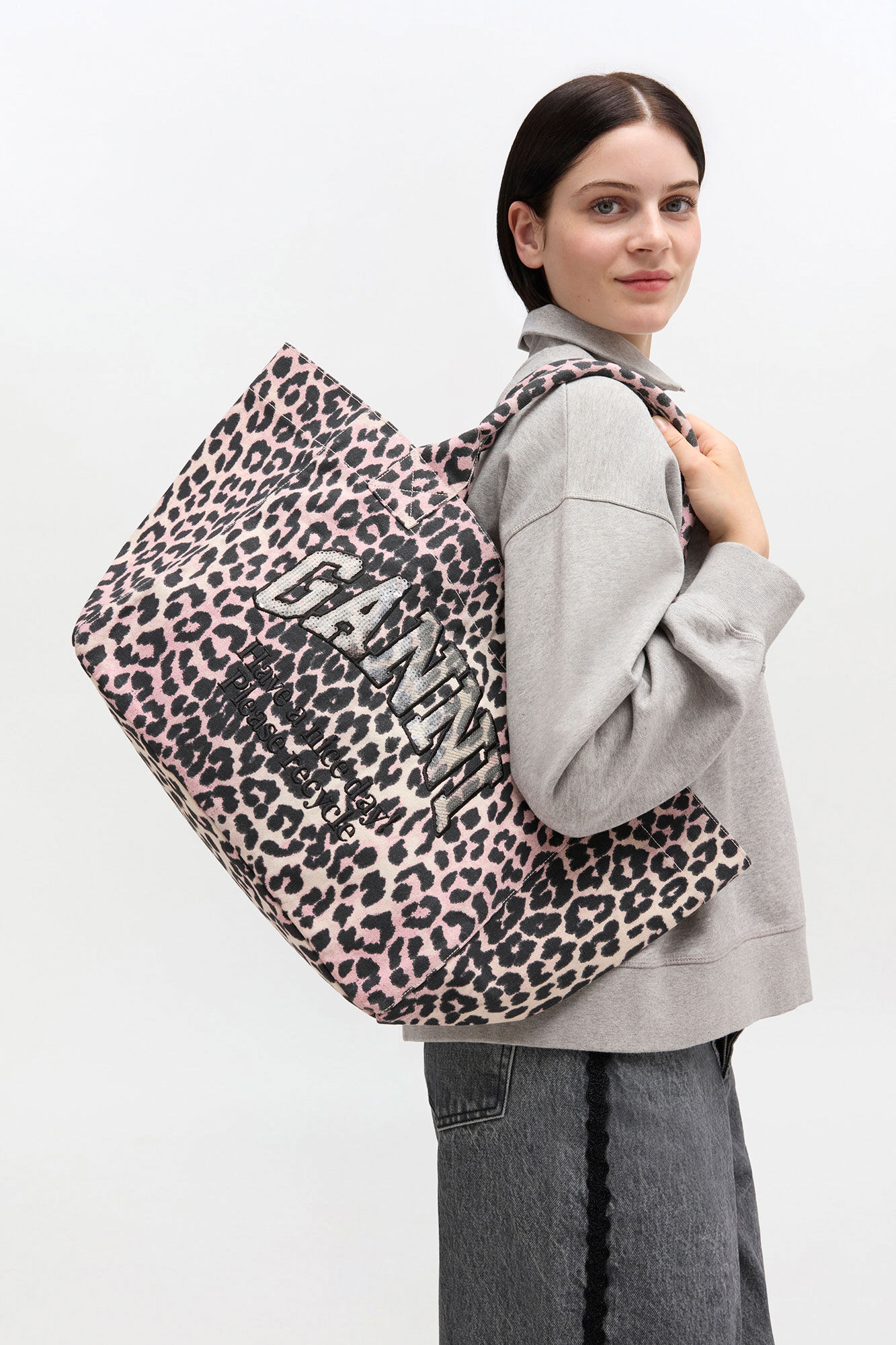 Leopard Medium Tote, in colour Bleached Mauve - 1 - GANNI
