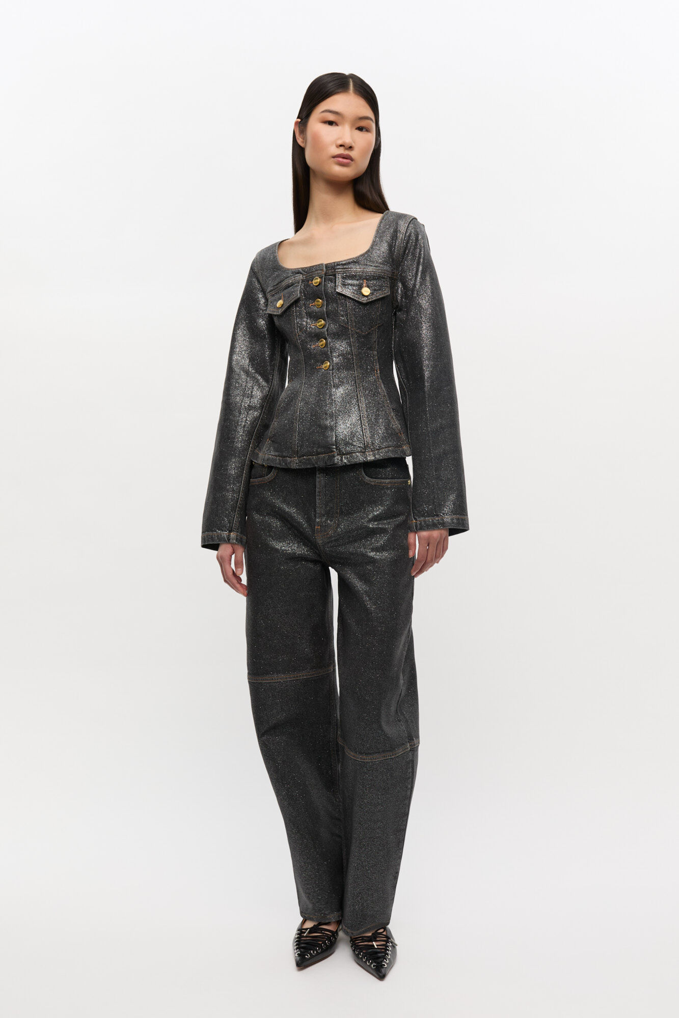 Jeansblazer mit schimmernder Folie, Cotton, in colour Washed Black/Black - 2 - GANNI